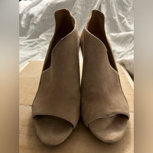 Womens Calvin Klein Nastassia Peep Toe Open Side Boots, Desert Sand Size 7.5